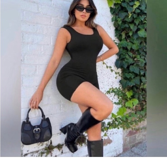 Black Backless Romper Jumpsuit - Picture 4 of 8